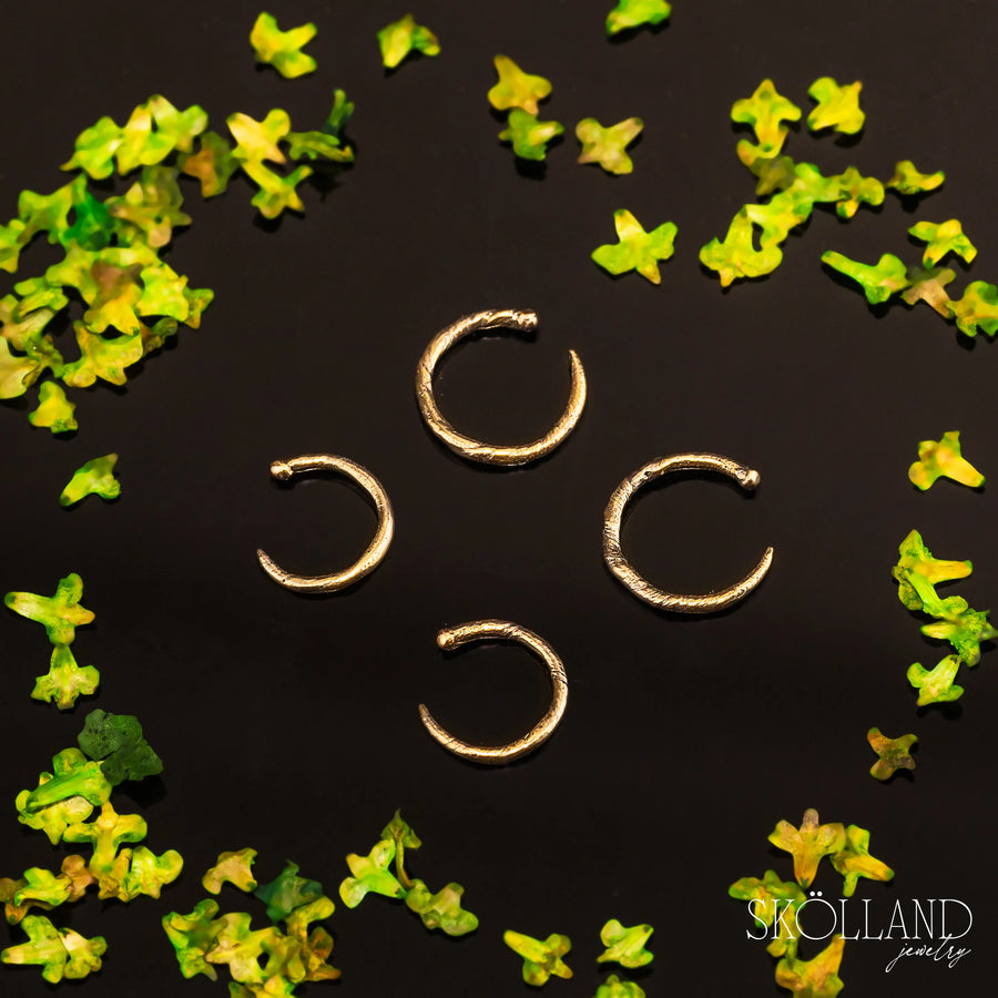 Vitis Daintis-14K Gold Nose Ring With Vine Styling