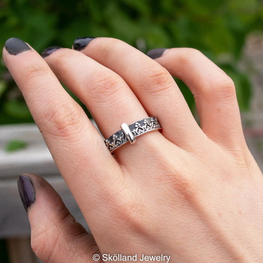 The Mo Bhanrigh ring worn on a womans 3rd finger