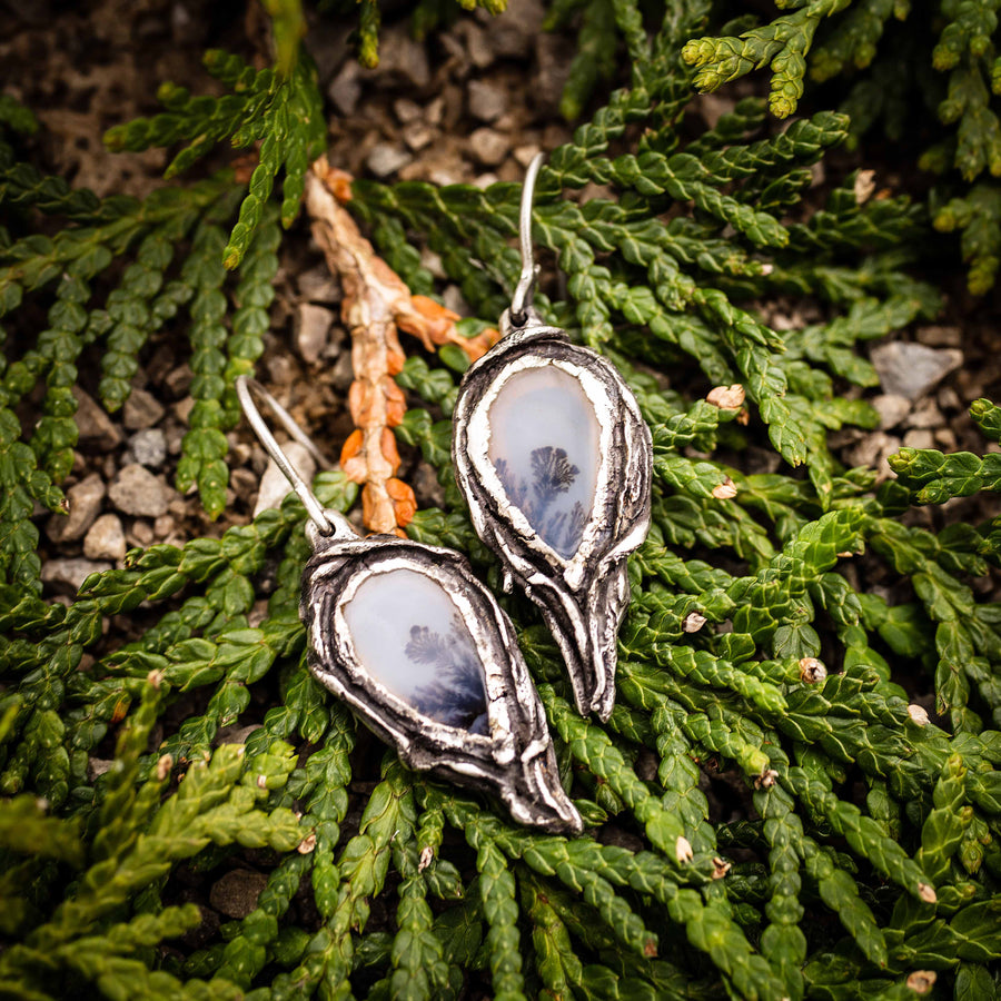 Disteln auf einem nebligen Morn-Dendric-Achat und Argentium-Sterlingsilber