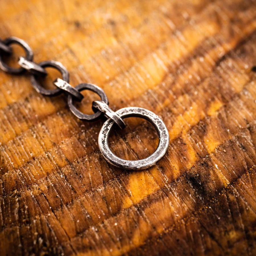 Wohin ich auch gehe – Handgefertigtes ovales Kettenarmband mit Knebelverschluss – Argentium-Sterlingsilber