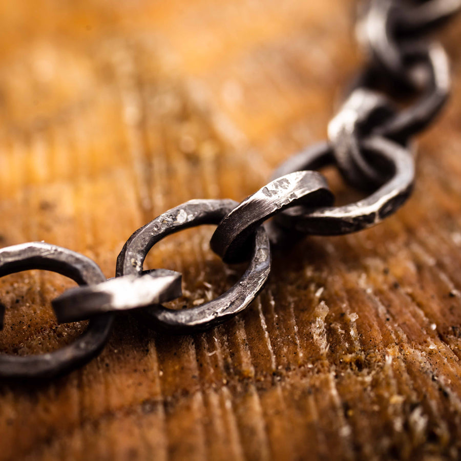 Wohin ich auch gehe – Handgefertigtes ovales Kettenarmband mit Knebelverschluss – Argentium-Sterlingsilber