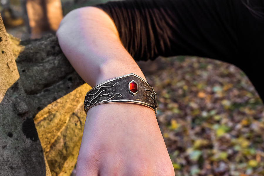 Devoro Cuff-935 Sterling Silver, Patina & Hessonite Grenat