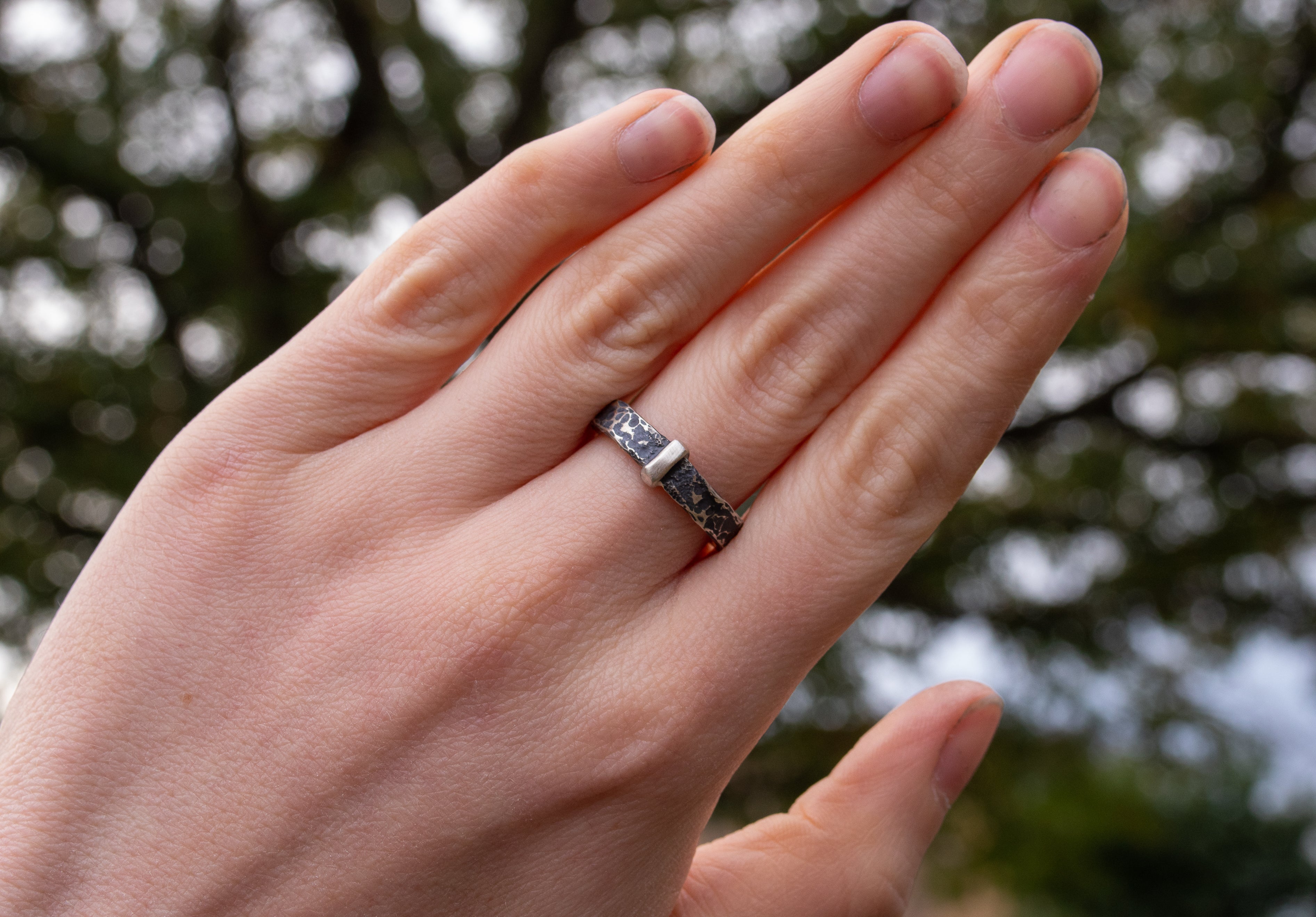 Porte-clés martelé rustique - Bande en argent sterling 935 de 4 mm