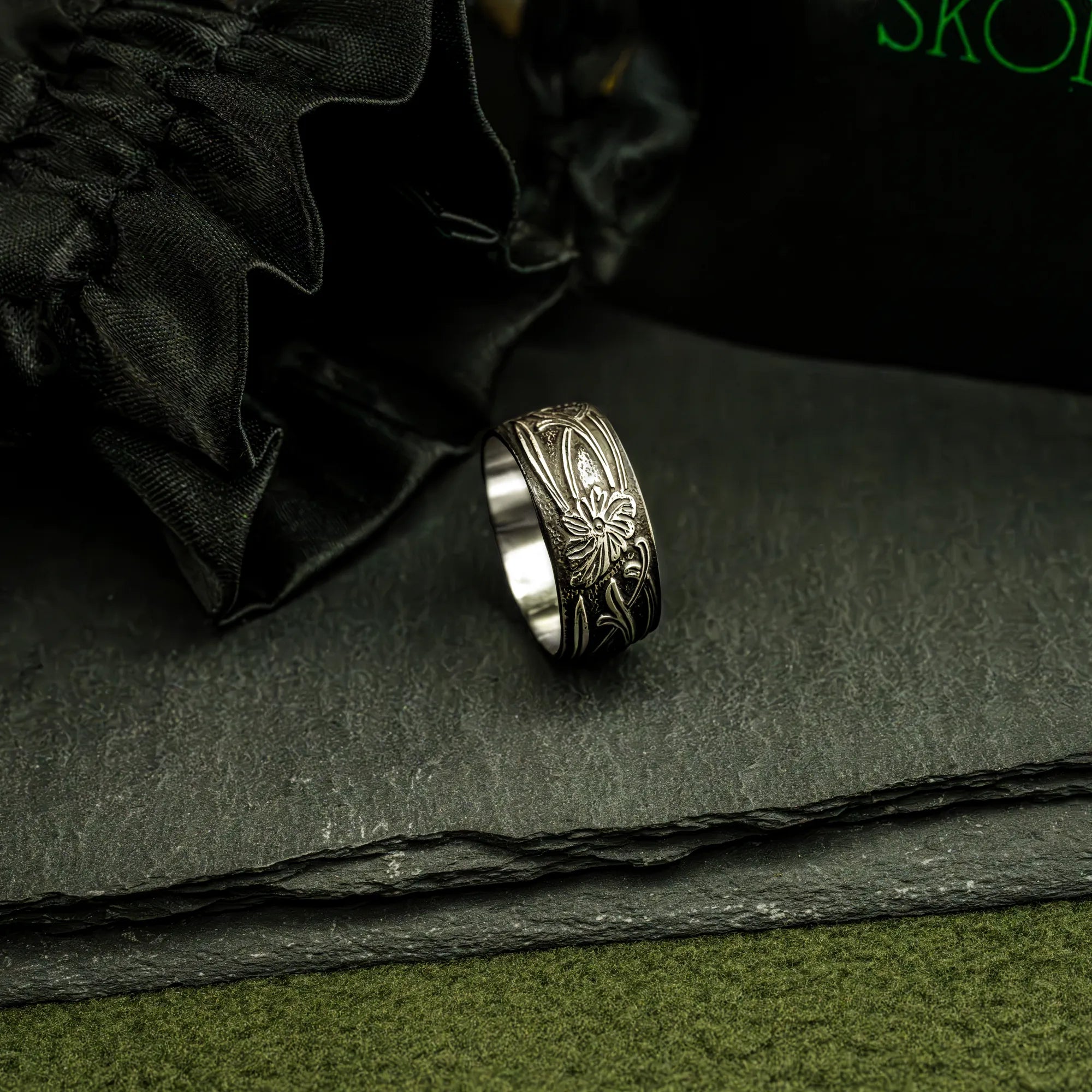 silver floral art deco style ring. This band is wide and would make a great gift 