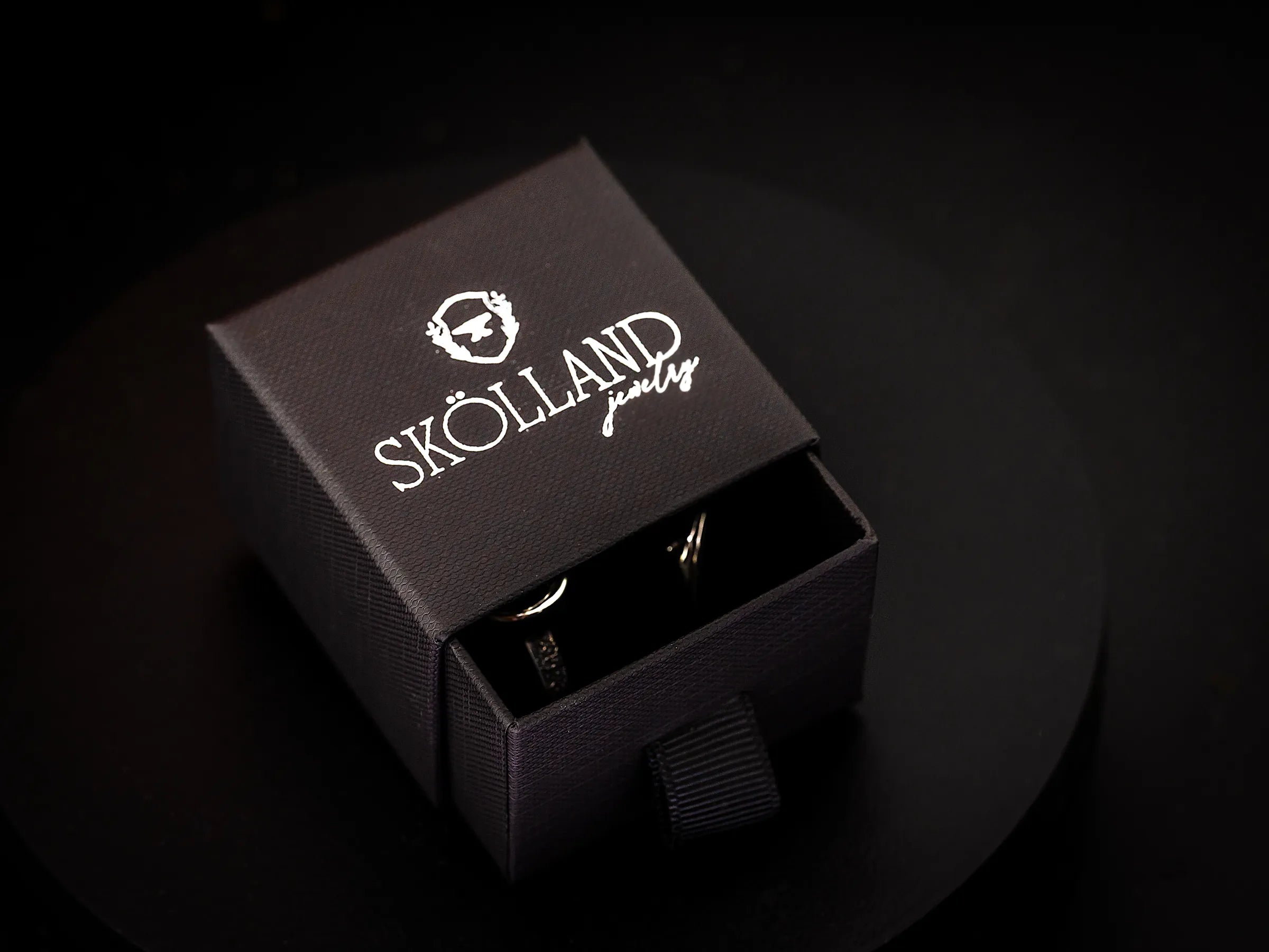 Where the Ivy Grows-Sterling Silver Signet ring with Star and Ivy Details